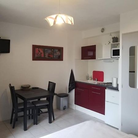 Studio De Plain-Pied Avec Terrasse Tout Proche Mer Courseulles-sur-Mer Dış mekan fotoğraf