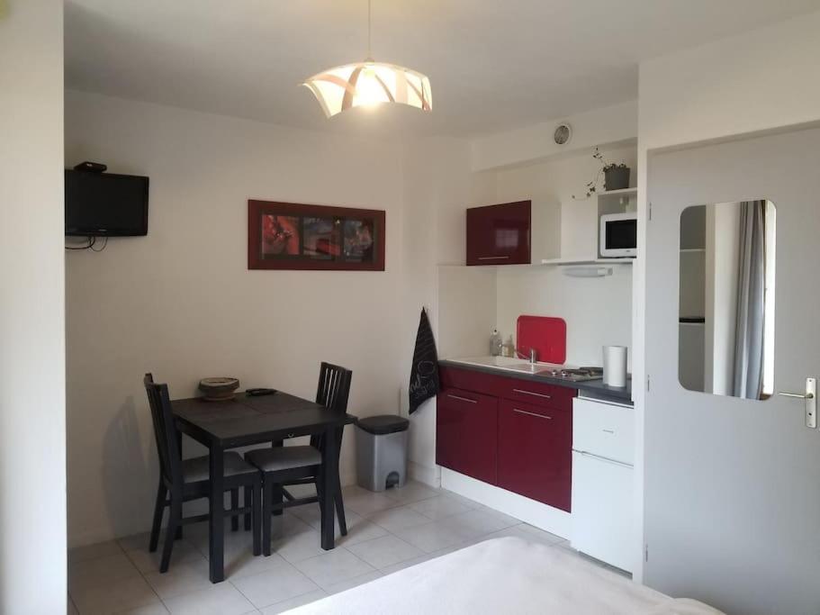 Studio De Plain-Pied Avec Terrasse Tout Proche Mer Courseulles-sur-Mer Dış mekan fotoğraf
